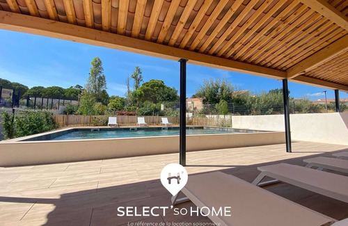 La Faviere Apartment | Duplex Pool et Beach Walk by SELECTsoHOME