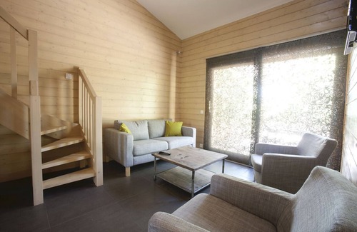 Saint-Antonin-du-Var Ski Chalet | Eco-lodge au Coeur D'un Vignoble de Provence