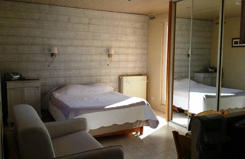 Saint-Lambert Apartment | 25 m² Studio flat ∙ 1 bedroom ∙ 3 guests