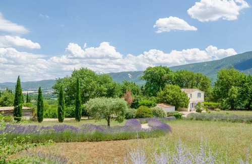 Saint-Martin-de-Castillon Other | 170 m² Accommodation ∙ 3 bedrooms ∙ 8 guests