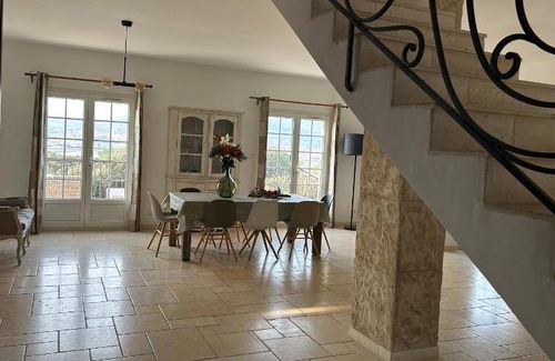 Saint-Maximin-la-Sainte-Baume Villa | 300 m² Villa ∙ 5 bedrooms ∙ 11 guests