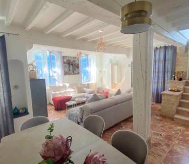 Saint-Maximin-la-Sainte-Baume Villa | 220 m² Villa ∙ 4 bedrooms ∙ 8 guests