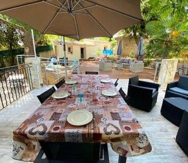 Saint-Maximin-la-Sainte-Baume Villa | 220 m² Villa ∙ 4 bedrooms ∙ 8 guests