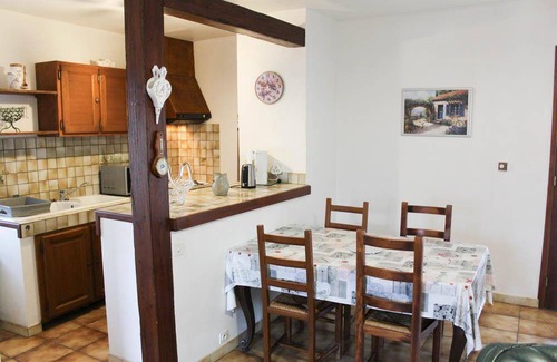 Saint-Michel-l'Observatoire House | 56 m² Gîte ∙ 2 bedrooms ∙ 5 guests