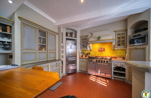 Saint-Pantaleon-les-Vignes House | 240 m² Gîte ∙ 6 bedrooms ∙ 12 guests