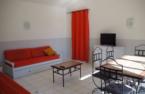 Saint-Saturnin-les-Avignon House | 30 m² House ∙ 1 bedroom ∙ 4 guests