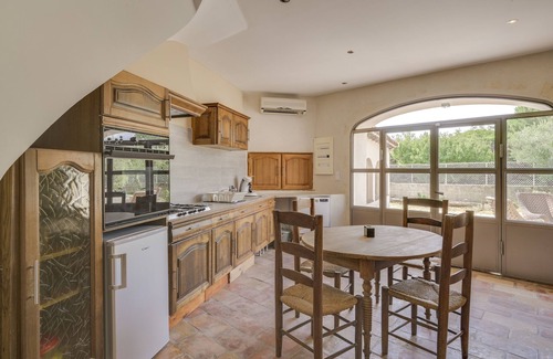 Boulbon House | Garrigue - Maison avec jardin proche Avignon