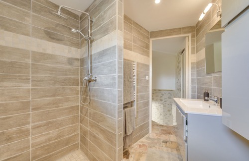Boulbon House | Garrigue - Maison avec jardin proche Avignon
