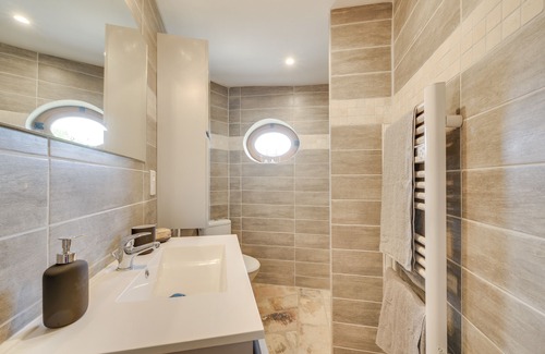 Boulbon House | Garrigue - Maison avec jardin proche Avignon