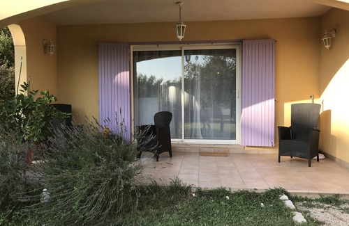 Montfavet House | Ground floor apartment in private and quiet subdivision Avignon /Montfavet