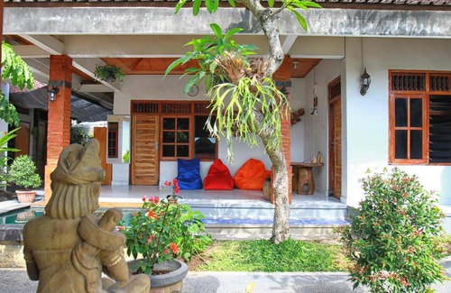 Peliatan Hostel | Halaman Depan Hostel