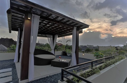 Batu Bolong Villa | Hideaway Private 3BR Villa, Walking Distance To The Famous Beach Of Canggu!
