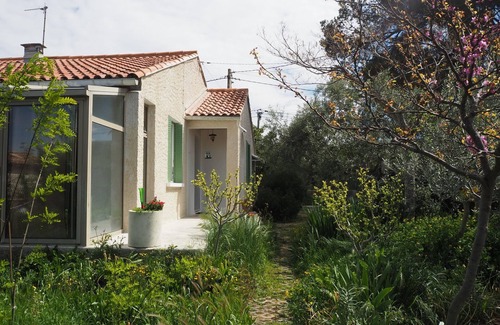 Villes-sur-Auzon House | Holiday home with private garden, Villes-sur-Auzon