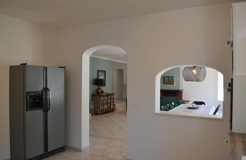 Figanieres House | Holiday home with large garden and pool