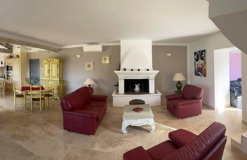 Roquemaure House | Holiday house Roquemaure for 1 - 6 persons with 3 bedrooms - Holiday house