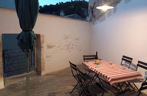 Boulbon Apartment | Homerez - Apartment in Boulbon