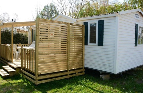 La Roque-d'Antheron House | Homerez - Nice bungalow for 6 ppl. with shared pool at La Roque-d'Anthéron