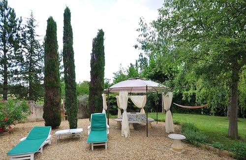 Villars Villa | Homerez - Villa for 4 pers. with swimming pool, garden and terrace in Villars
