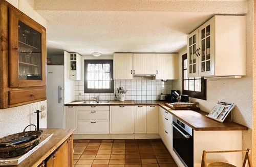 La Londe-les-Maures House | House for 6 people in private domain with collective swimming pool