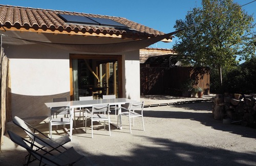 Venelles House | House for 8, air-conditioned, garden and pool 10km from Aix en Provence