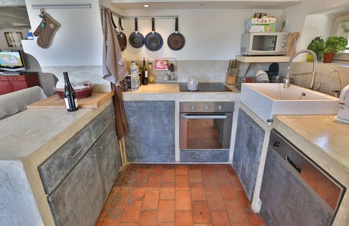 Gordes House | House in stones for 10 guests. 2,5 hectares of protected nature, Luberon view
