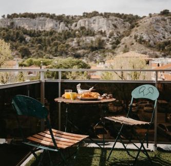 Cavaillon Apartment | HummingBird