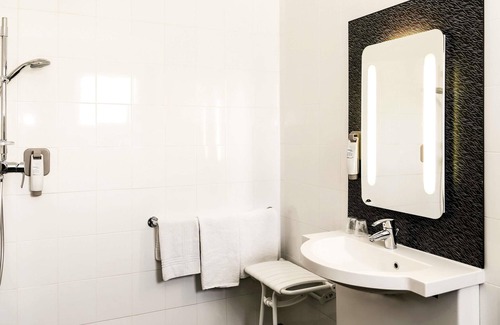 Orange Hotel | ibis Orange Centre Echangeur A7 A9