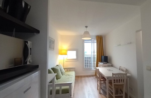 Les Bormettes Apartment | Ideal for families T2 Swimming pool Playground 400 m beach