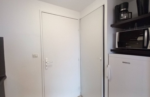 Les Bormettes Apartment | Ideal for families T2 Swimming pool Playground 400 m beach