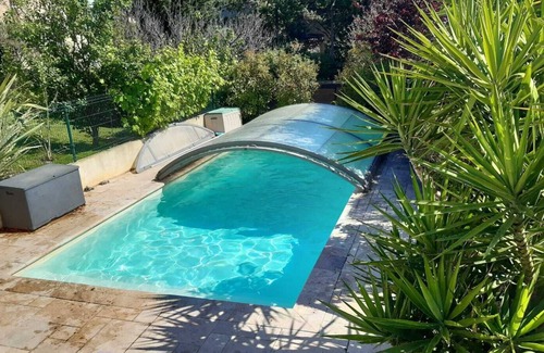 Eguilles Villa | Independent part of a villa with pool