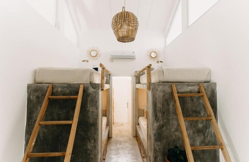 Batu Bolong House | Joga Yoga