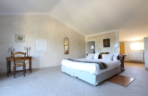 Roussillon Other | La Bastide Magnolia in Roussillon, in the heart of the Luberon region