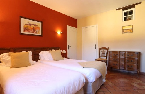 Roussillon Other | La Bastide Magnolia in Roussillon, in the heart of the Luberon region