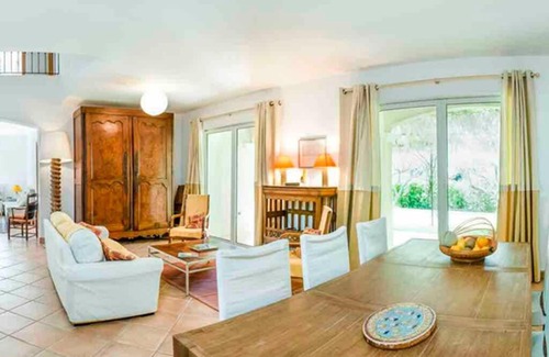 Carqueiranne Villa | La californienne, Magnifique mas provençal avec piscine