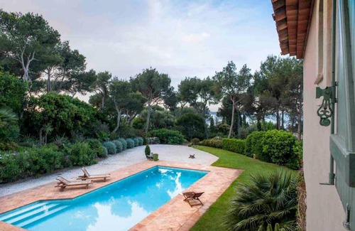 Carqueiranne Villa | La californienne, Magnifique mas provençal avec piscine