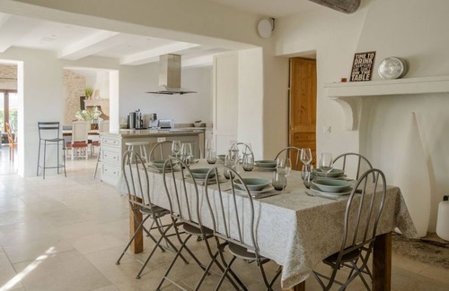 Roussillon House | Large renovated farmhouse w/ pool, in the Luberon