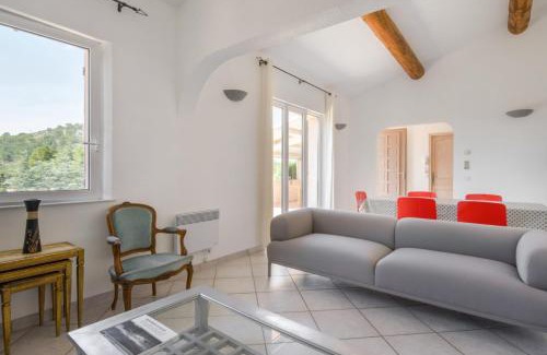 Les Hauts de Villeneuve House | Large Villa With Swimming Pool And Terraces