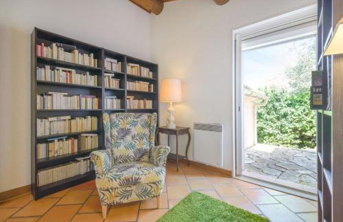 Les Hauts de Villeneuve House | Large Villa With Swimming Pool And Terraces