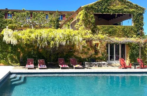 Gargas Villa | Le Mas Jorel Luxury Pool Villa with Mountain View