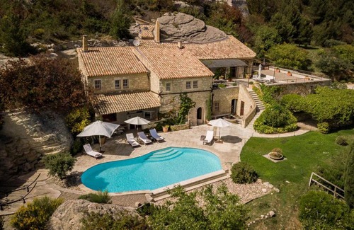Les Baux-de-Provence Villa | Les Baux de Provence Villa Sleeps 10 Pool WiFi