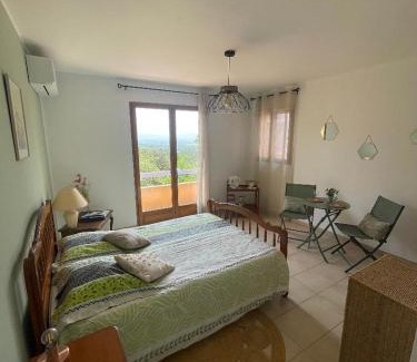 Villelaure Bed & Breakfast | Les Cigales