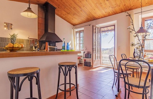 Puimichel Villa | Lovely apartment in villa for 4 guests with WIFI, patio, pets allowed and panoramic view