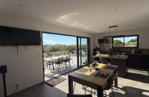 Montfrin House | Magnificent village house