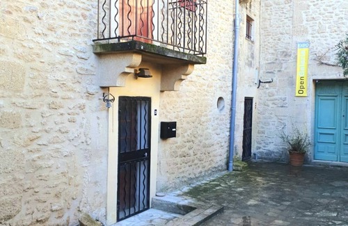 Vers-Pont-du-Gard House | Maison Maluvi