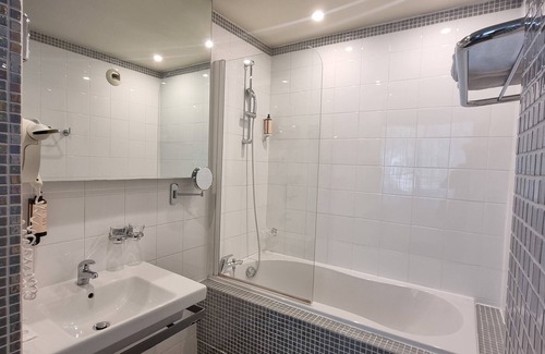 Grand Sud Hotel | Mercure Aix-en-Provence La Duranne Gare TGV