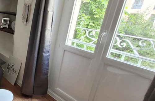 Orange Apartment | Nice studio in front of the ANTIQUE theater