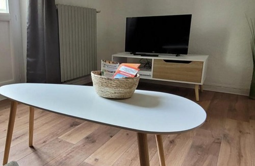 Orange Apartment | Nice studio in front of the ANTIQUE theater