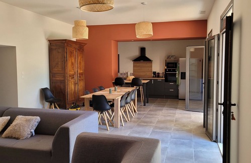 Orange Villa | Peaceful villa in Provence, large garden and swimming pool (completely renovated)