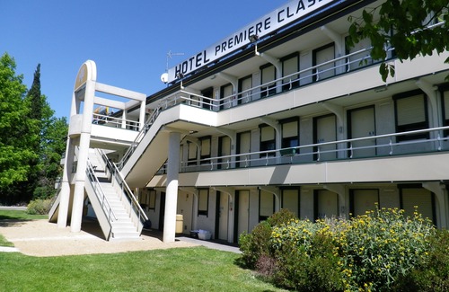 Montfavet Hotel | Premiere Classe Avignon Parc des Expositions