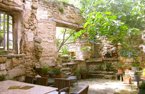 Caromb Resort | Private room ∙ 2 guests